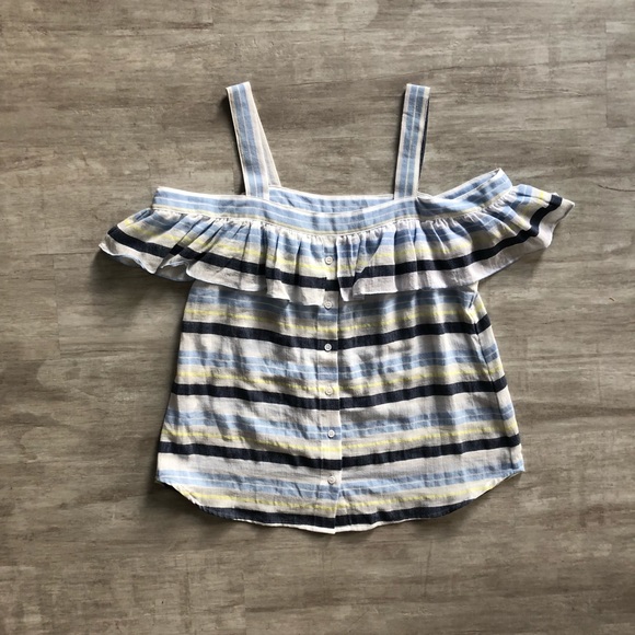 Vince Camuto Tops - ✨ Vince Camuto Top Size M